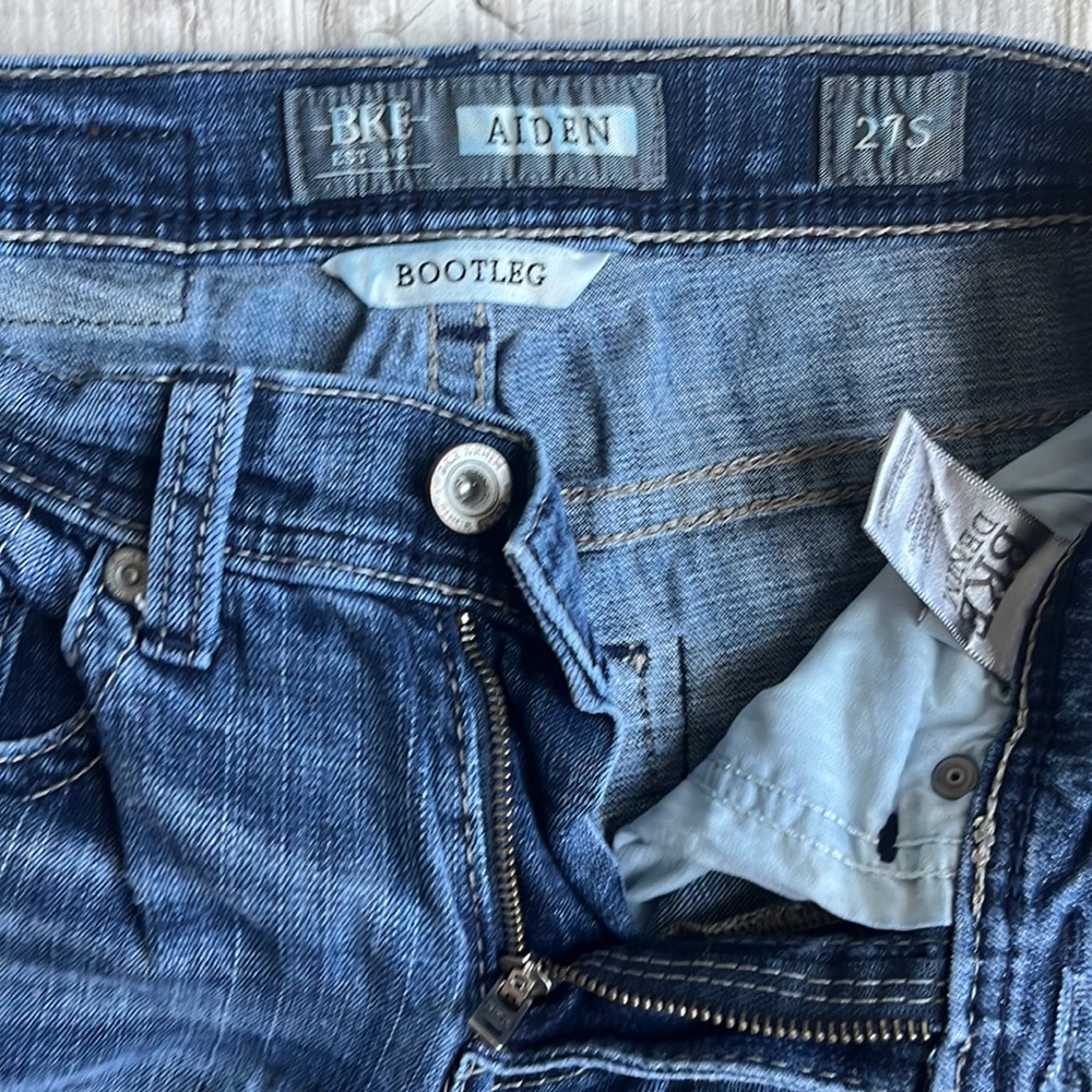 BKE Men’s Jeans Aiden Bootleg size: 27 S Color: Blue‎